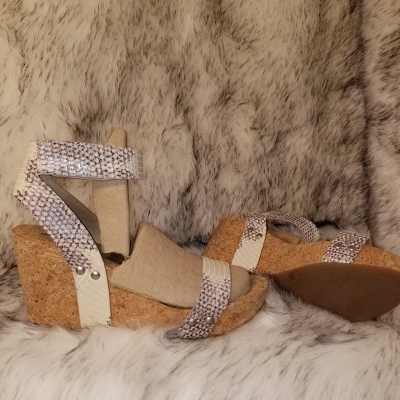 Lucky Brand Shoes - Lucky Brand wedge heel wedges cute comfy sandals